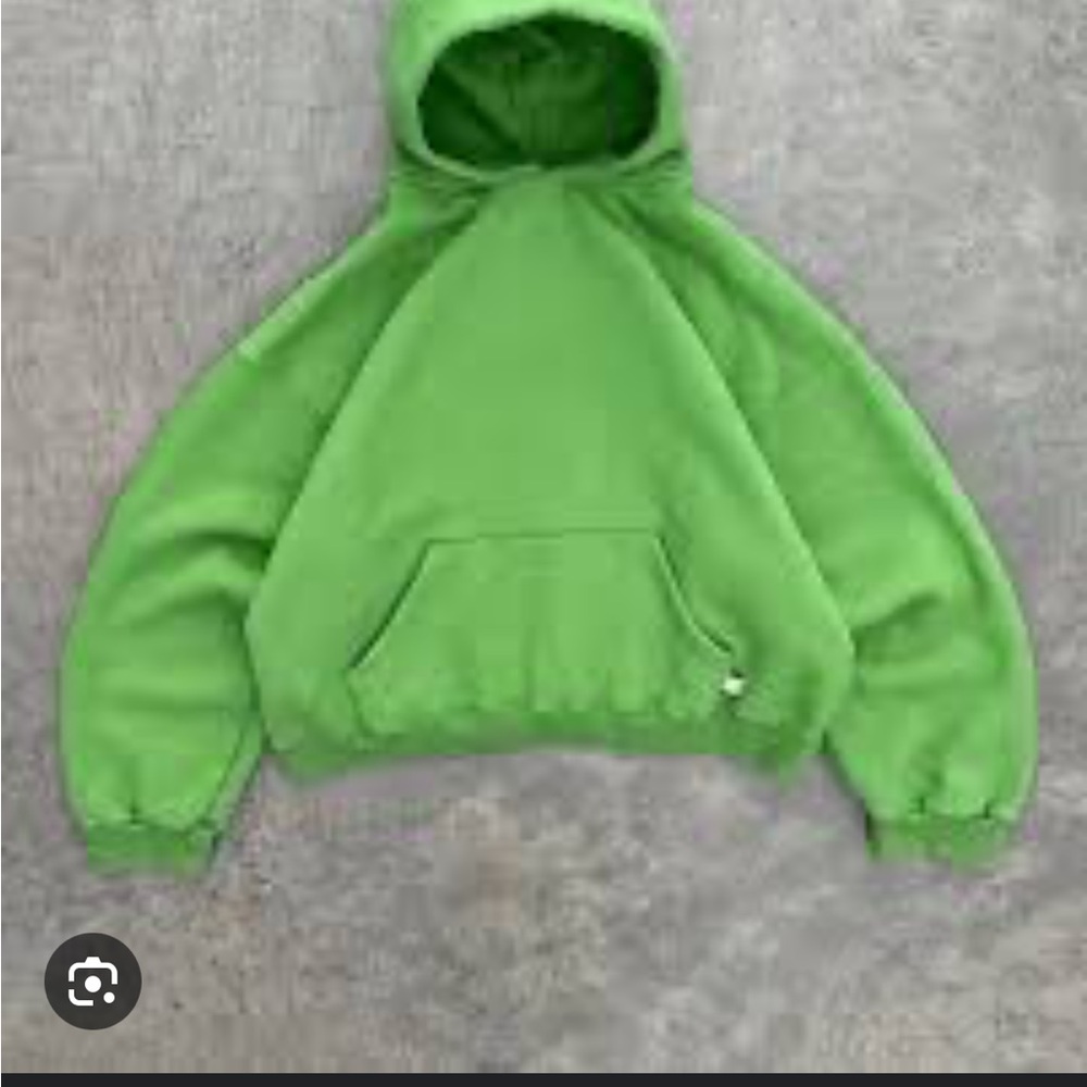 Akimbo green hoodie